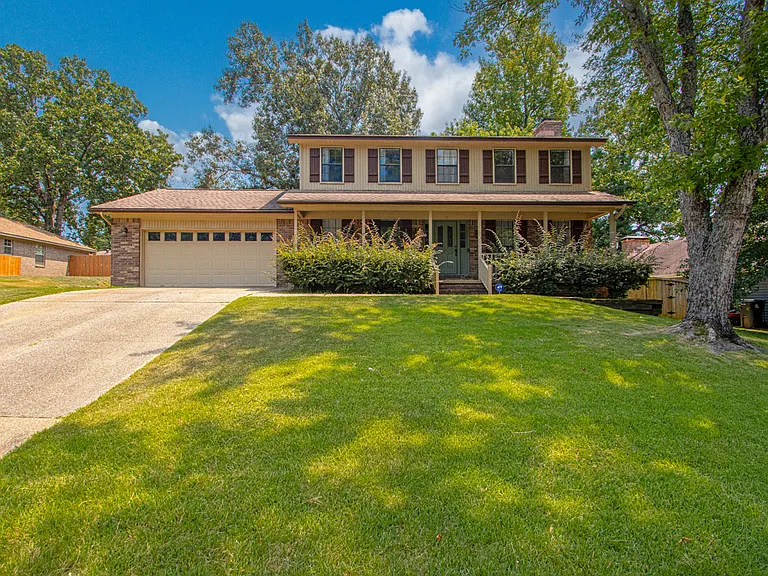 17 Laver Cir — Photo 1