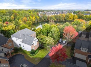 8713 Flowering Dogwood Ln, Lorton, VA