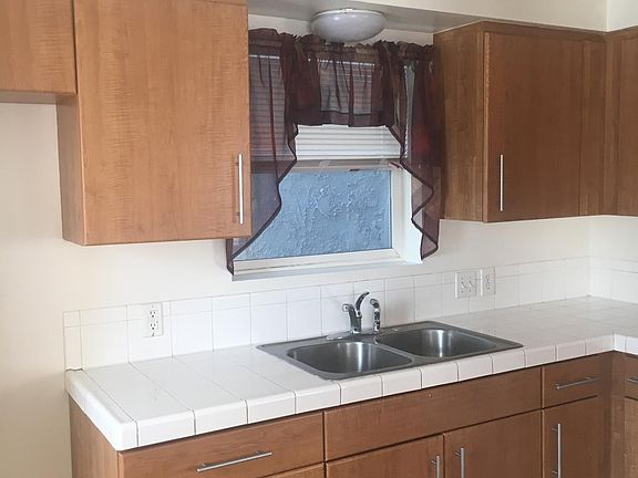 3rd image of 2804 W Vernon Ave #1/2