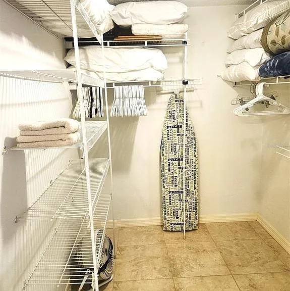 307 Pine Hollow Cir #307 — Photo 30