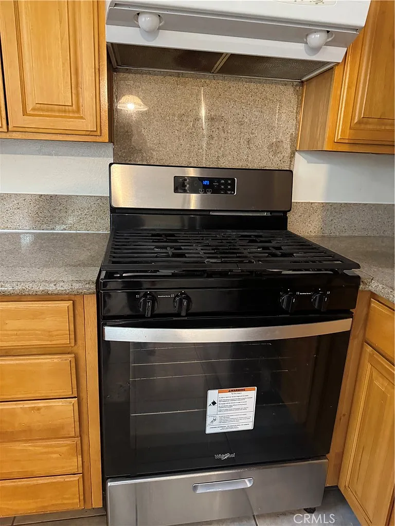 2 bed, 1.5 bath, 1000 sqft, $2,250 — Photo 4