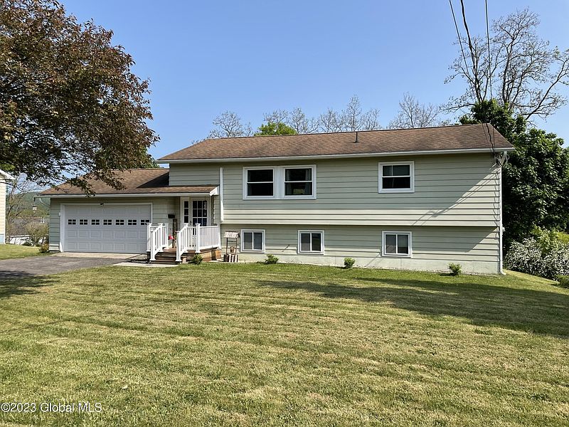 4th image of 108 St Christopher Place