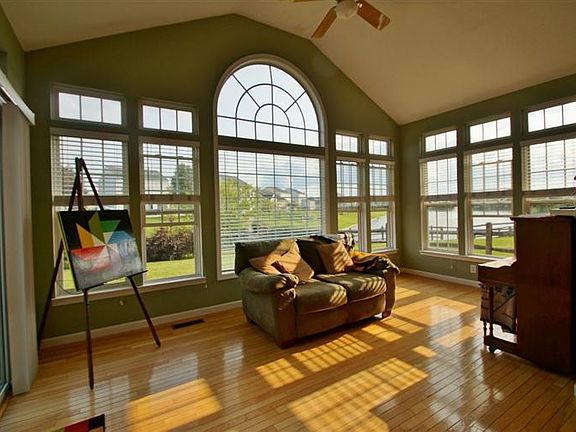 5th image of 315 Indian Pointe Dr
