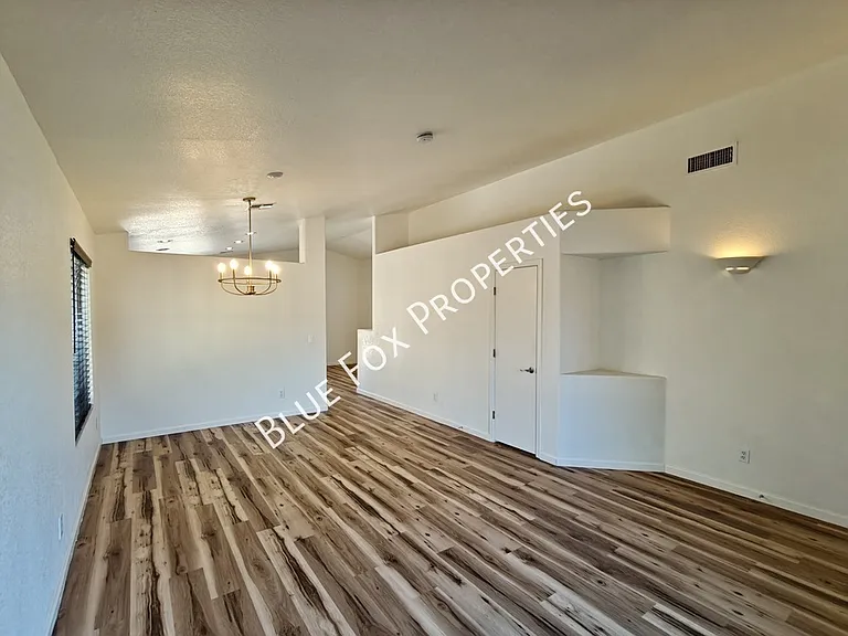 600 E River Walk Dr — Photo 5