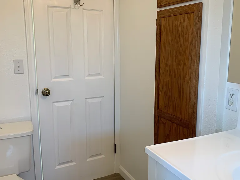 1850 Reiman Ln — Photo 17