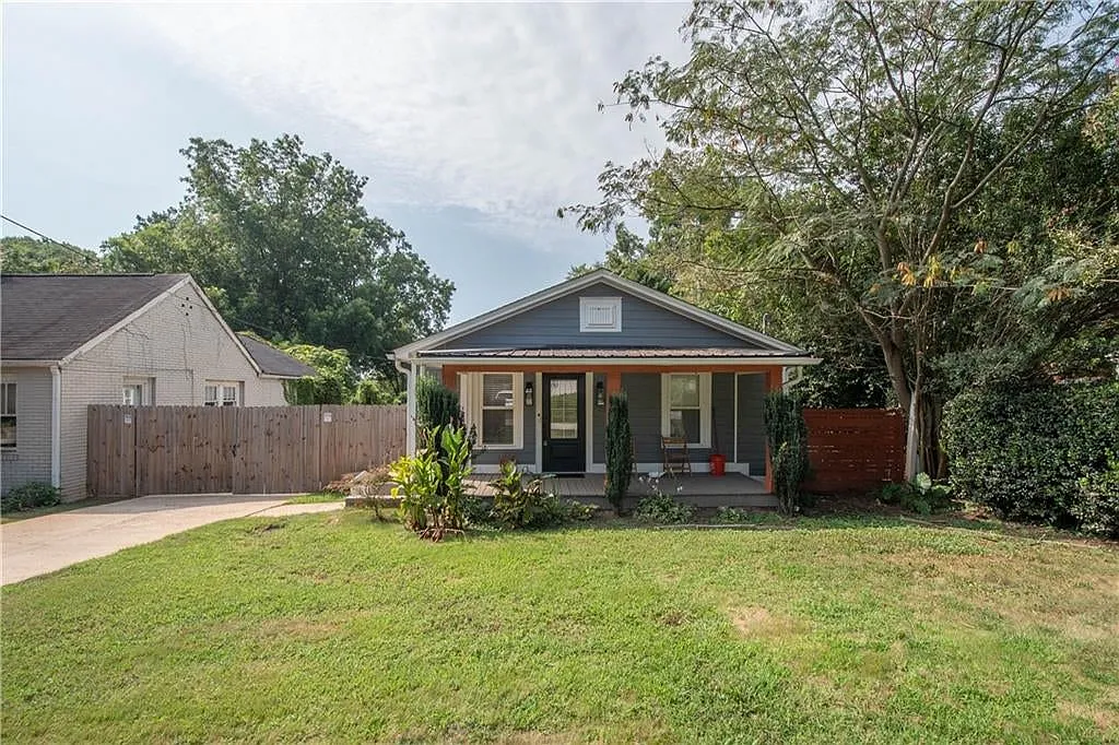 2 bed, 662 sqft, $2,400 — Photo 3