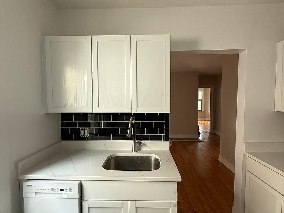 1st image of 2821 W Berteau Ave #2F