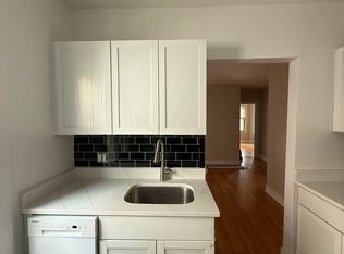 2821 W Berteau Ave #2F, Chicago, IL 60618