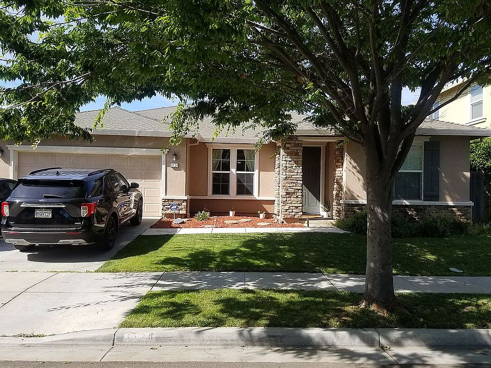 1st image of 1124 Fountain Grass Dr