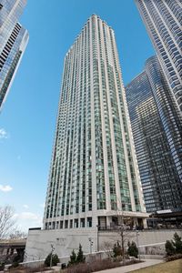 195 N Harbor Dr APT 1502, Chicago, IL, 60601