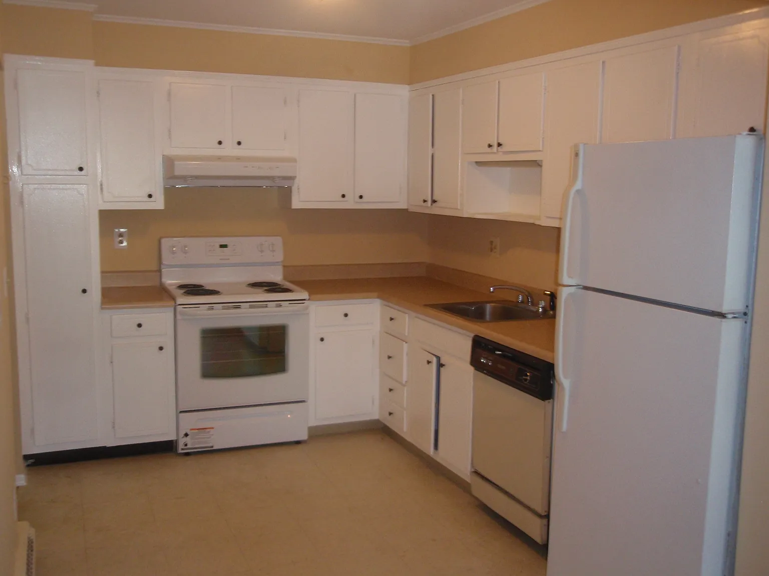 Windsor Oaks Apartments of New Haven, CT — Photo 2