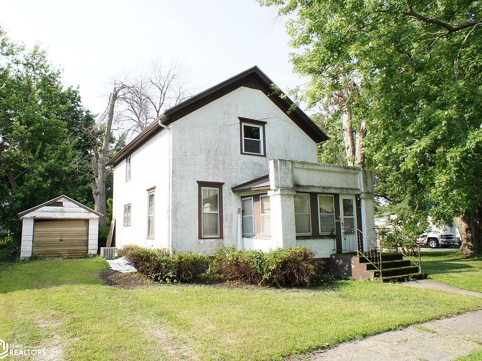 1st image of 1124 Division St