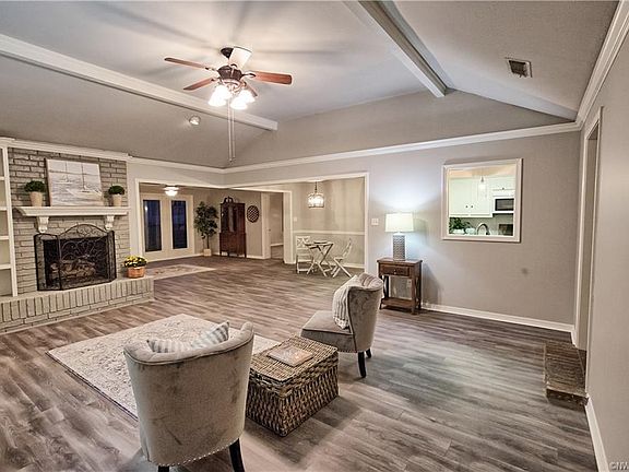 3rd image of 10100 Trailridge Dr