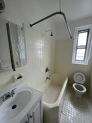 Rented by Voro Purple LLC | media 4