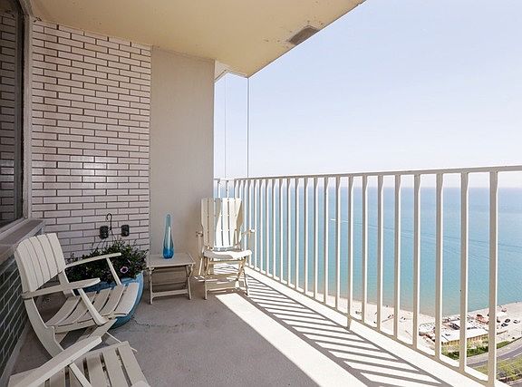 4th image of 1000 N Lake Shore Dr #36B