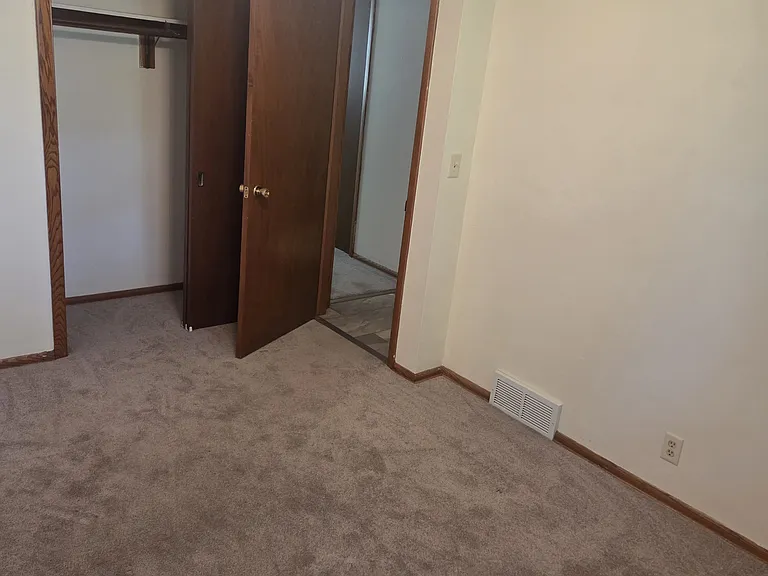 417 Gascoigne Dr #417 — Photo 3