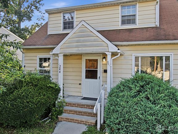 3rd image of 244 Armstrong St