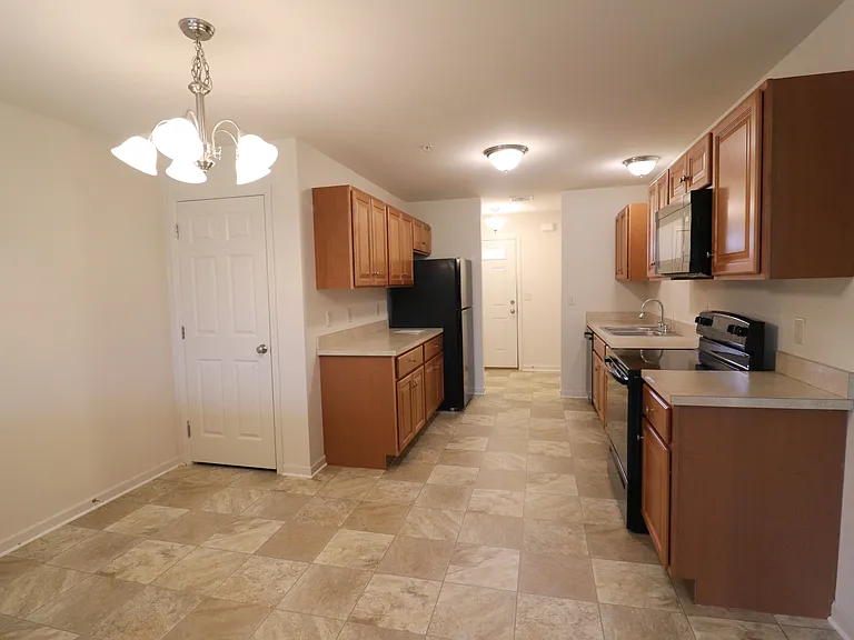 1605 W Main St #E — Photo 8