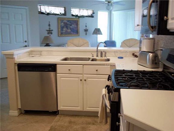 4th image of 1215 Lyndhurst Greens Dr