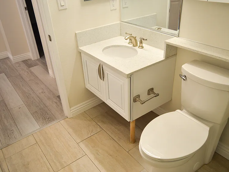 1726 Winona Blvd #104 — Photo 29