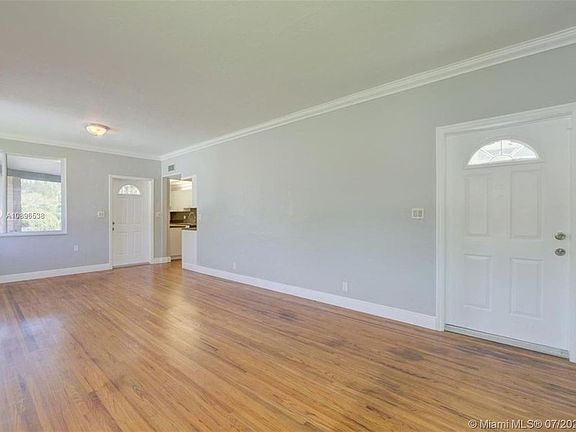 5th image of 1101 NE 111th St #0
