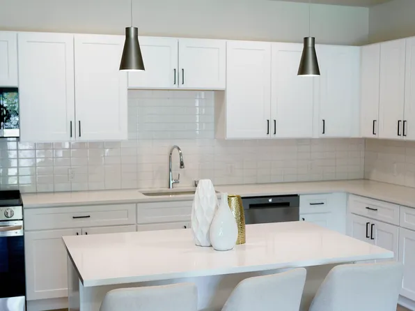 The Vistas Apartments at Beacon Hill