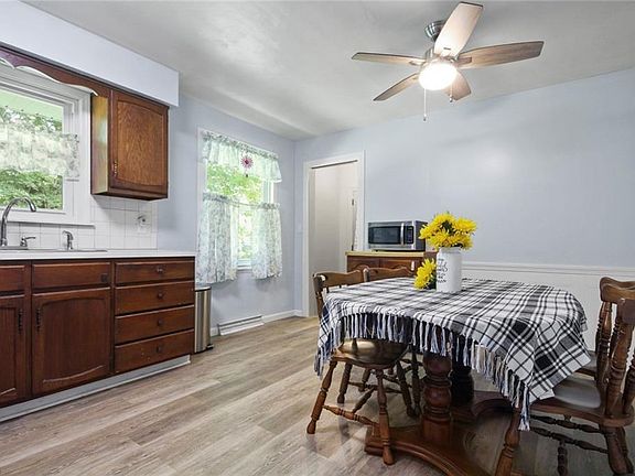 4th image of 17920 Hillcrest Dr