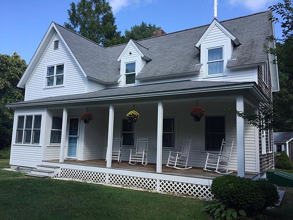 2nd image of 735 Oak St