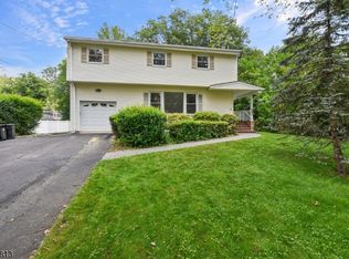 50 Briarwood Dr, Berkeley Heights, NJ 07922