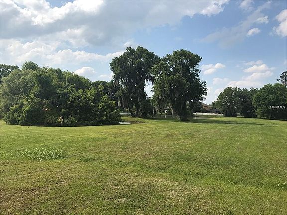 5th image of Canterwood Dr
