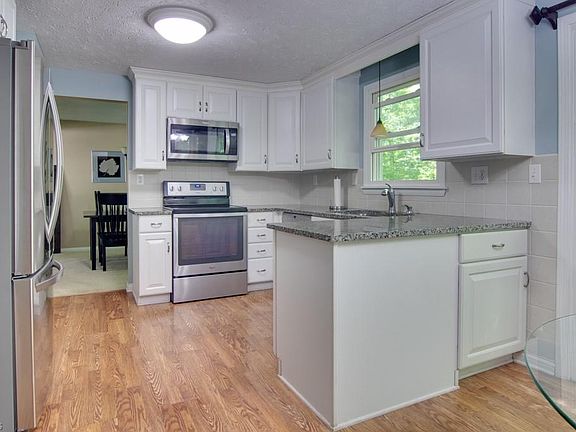 5th image of 160 River Park Blvd