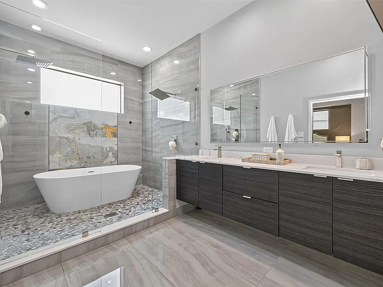 607 Memorial Heights Dr — Photo 23