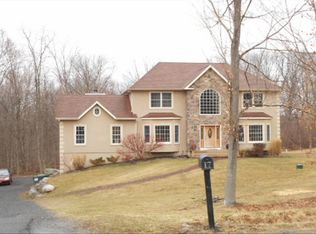 17 Leaf Haven Ct, Middletown, NY 10941