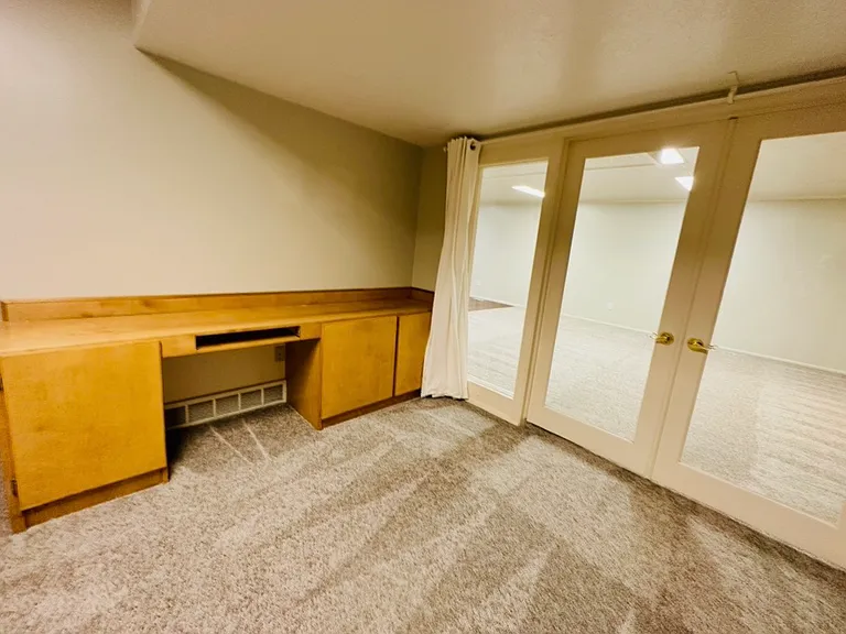 2586 E Woodland Dr #1 — Photo 7