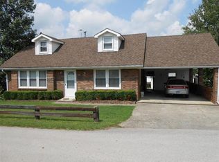 135 E Halls Rd, Stanton, KY 40380