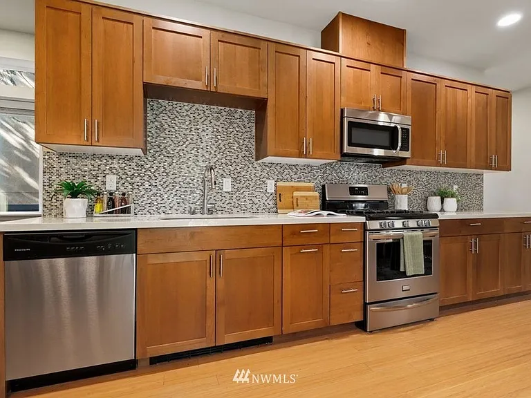 1633 California Ave SW #A — Photo 7