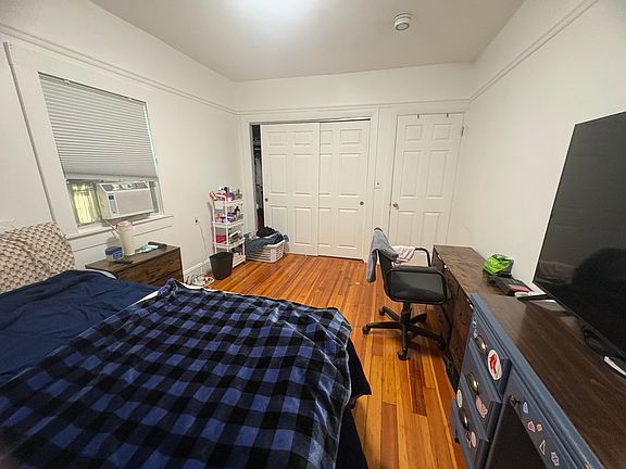 2nd image of 14 Gale St Floor 2