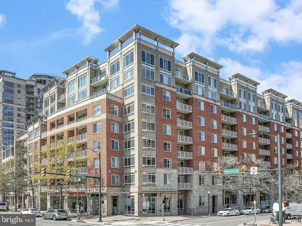 820 N Pollard St APT 801, Arlington, VA 22203