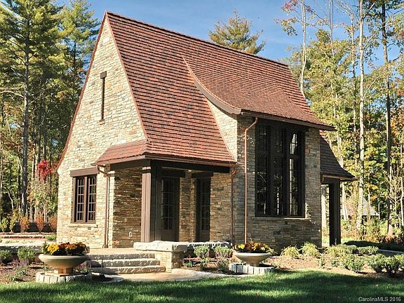 5th image of 42 Fairsted Dr #130