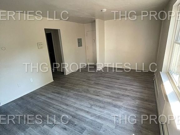 4th image of 600-610 E Front St #610-1B