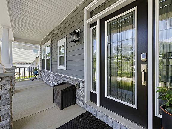 3rd image of 1653 Blackburn Heights Dr