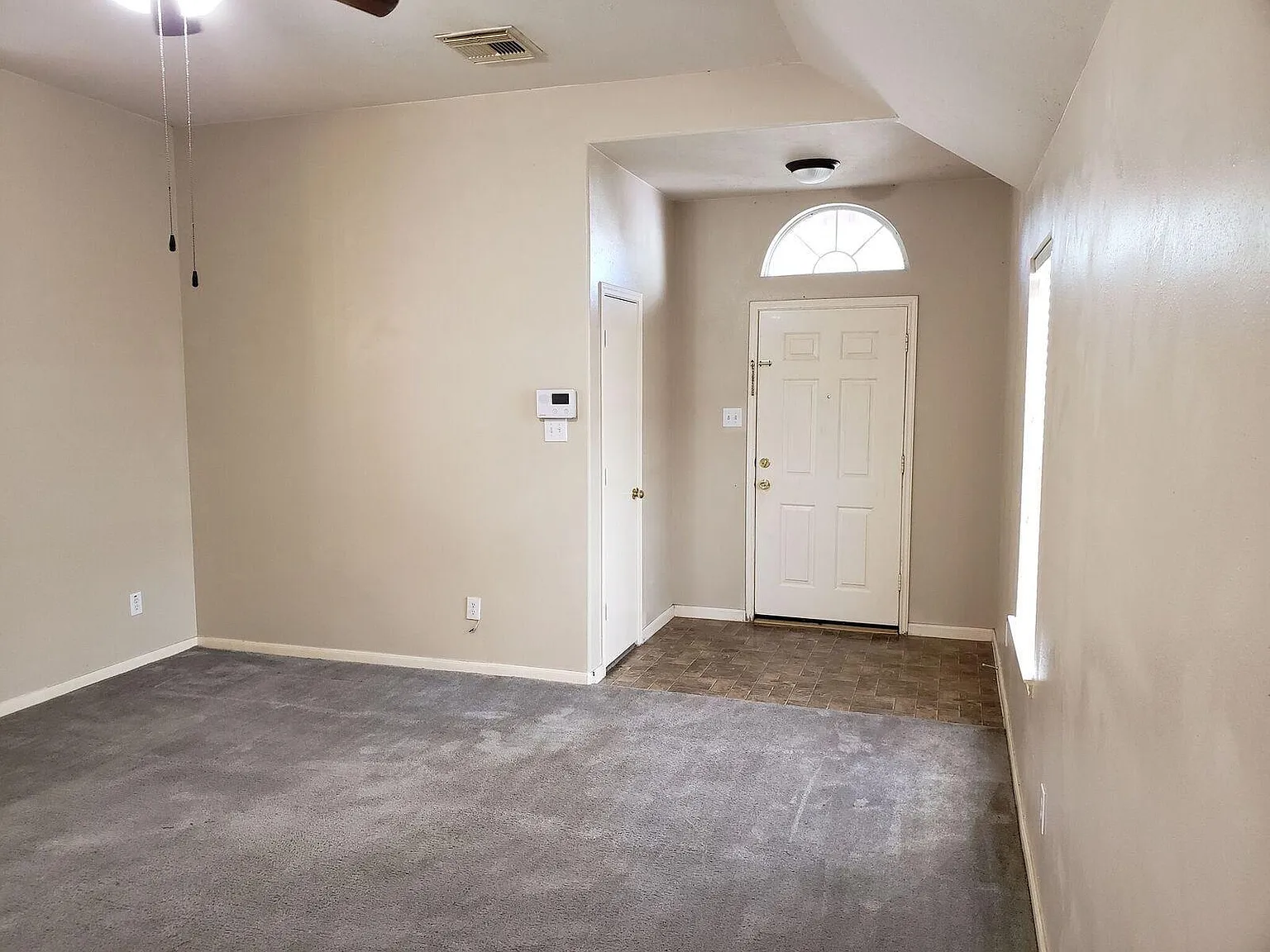3 bed, 2.0 bath, 1216 sqft, $1,750 — Photo 2