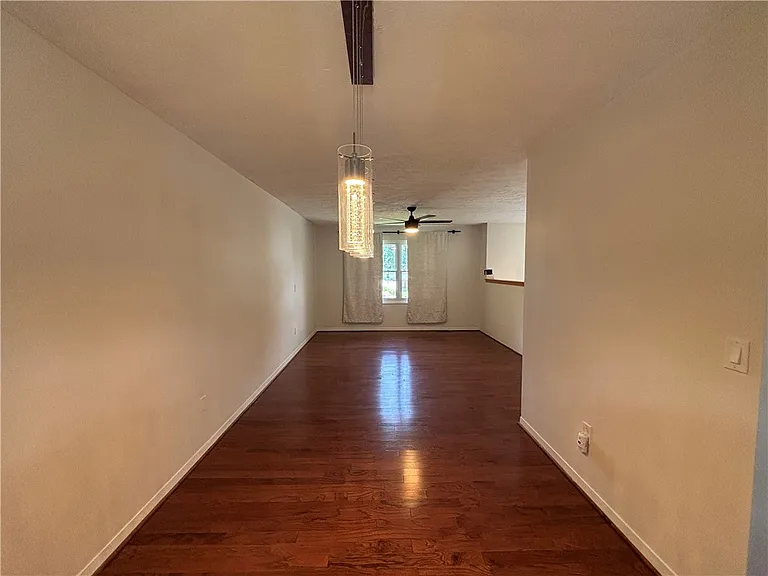 8 Virginia Rd — Photo 9