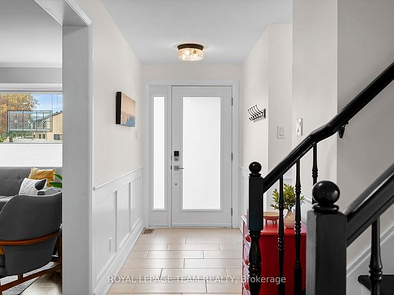 5th image of 18 Valley Ridge St