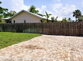 1373 Sperling Ln, Naples, FL 34103