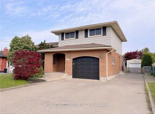 106 Saint Davids Rd, Saint Catharines, ON L2T1P9