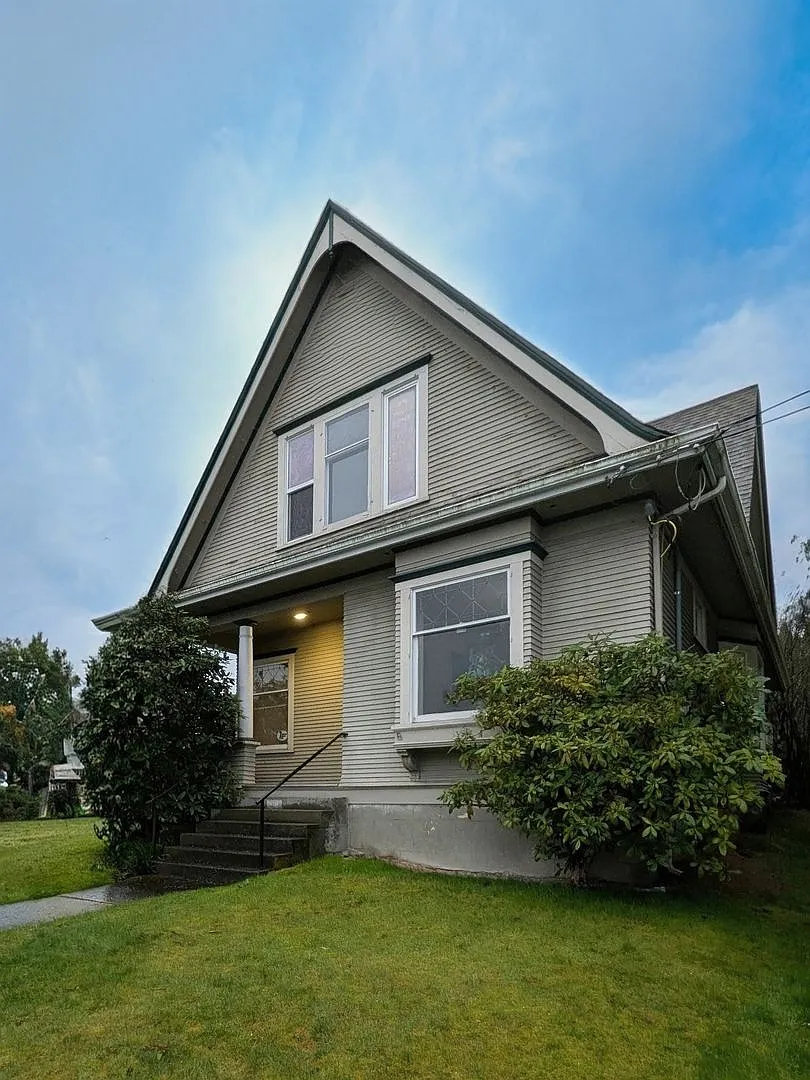 Building Photo - 518 E Magnolia St