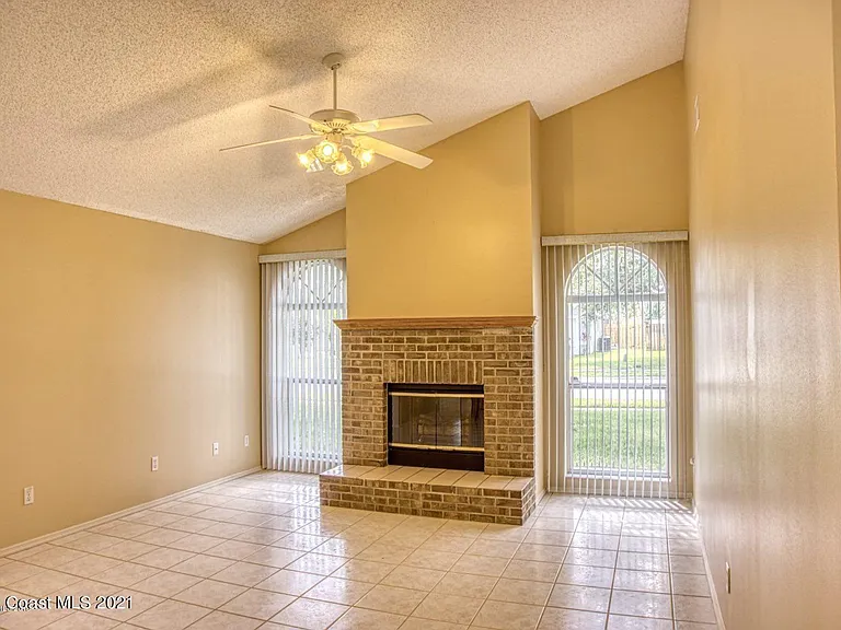 805 Crossbow Dr — Photo 8