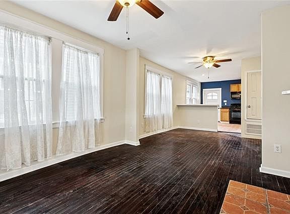 2nd image of 3136 Robert St