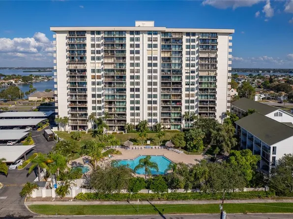 400 Island Way APT 303, Clearwater, FL 33767